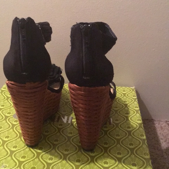 Black bouquet heel - Picture 3 of 4